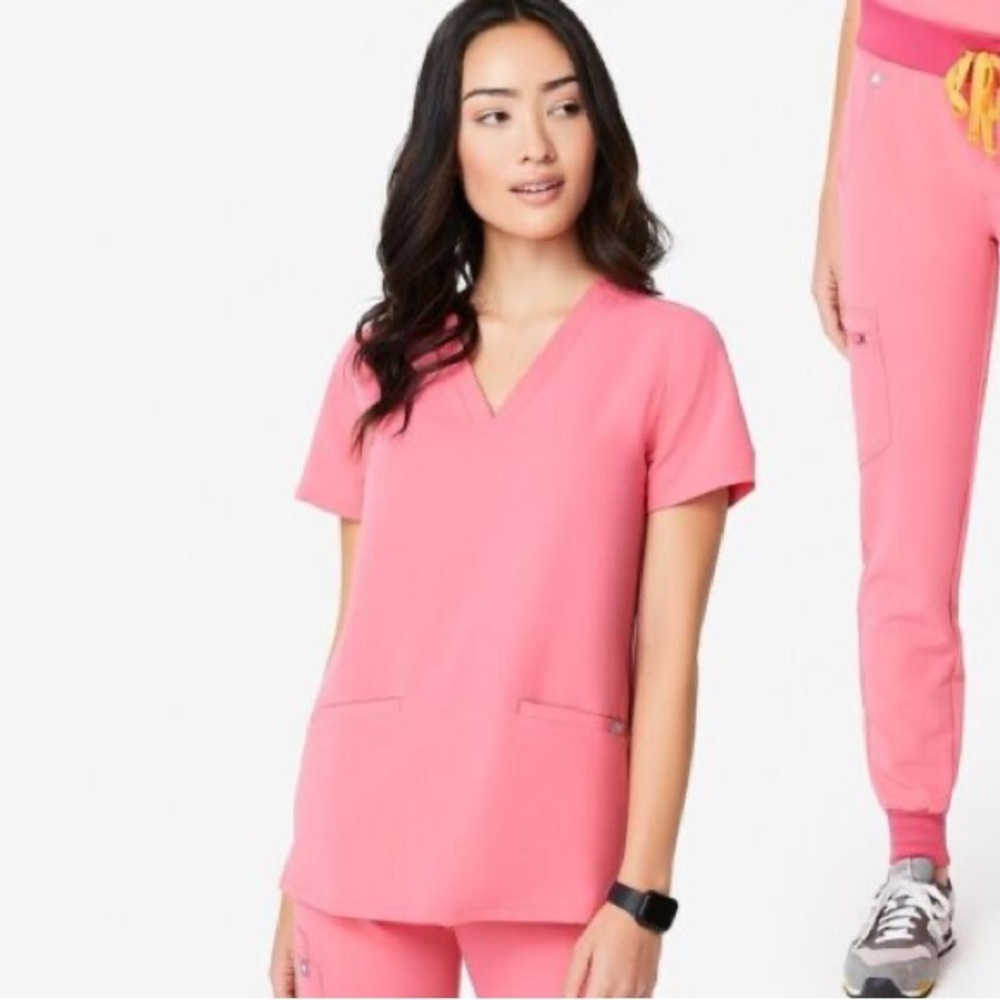 Figs scrub top